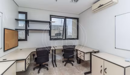 Oportunidade Única! Sala Comercial Espaçosa em Moema com 01 Vaga!