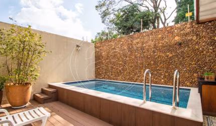 Casa para VENDA, em condomínio fechado, Junto do Parque do Ibirapuera, 300 M ÚTEIS, com Piscina.