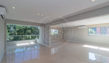APARTAMENTO À VENDA EM MOEMA - 261M²