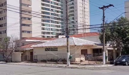 Casa no Campo Belo - 250m², 3 dorm, 2 banheiros e 4 vagas.
