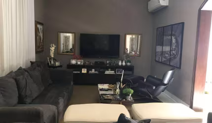 Casa com 3 dormitórios à venda, 187 m² por R$ 720.000,00 - Jardim São Luiz - Ribeirão Preto/SP