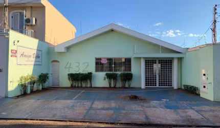 Vende-se casa comercial, Rua Piracicaba, próxima Av. Meira Júnior, Terreno 396 m², 187 m² construídos, 4 salas, 2 banheiros, edícula, 4 vagas
