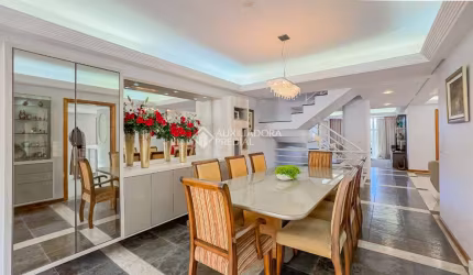 Casa com 5 quartos à venda na Avenida General Barreto Viana, 671, Chácara das Pedras, Porto Alegre, 654 m2 por R$ 3.290.000