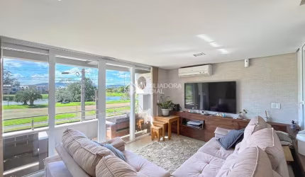Casa com 3 quartos à venda na Rua Ivo Walter Kern, 230, Hípica, Porto Alegre, 236 m2 por R$ 899.000