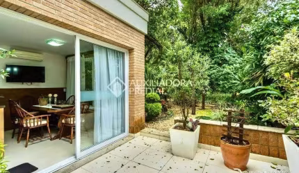 Casa em condomínio fechado com 3 quartos à venda na Rua de La Grange, 200, Três Figueiras, Porto Alegre, 431 m2 por R$ 3.990.000