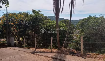 Terreno à venda na Rua Ovídio Zierke, 1, Cachoeira do Bom Jesus, Florianópolis, 1007 m2 por R$ 999.000