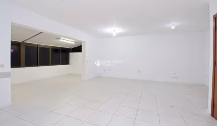 Casa com 17 quartos à venda na Avenida América, 206, Auxiliadora, Porto Alegre, 650 m2 por R$ 1.990.000