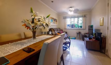 Casa em condomínio fechado com 4 quartos à venda na Rua Brasil, 1100, Centro, Canoas, 90 m2 por R$ 500.000