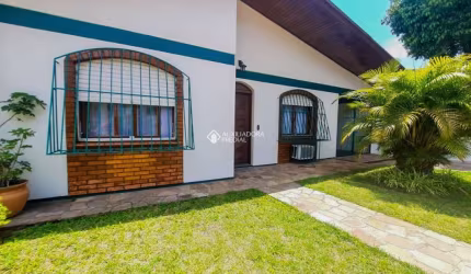 Casa com 3 quartos à venda na Rua Congo, 110, Vila Ipiranga, Porto Alegre, 187 m2 por R$ 1.100.000