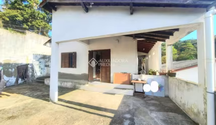 Casa com 4 quartos à venda na Rua Soldado José da Silva, 385, Agronomia, Porto Alegre, 200 m2 por R$ 380.000
