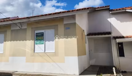 Casa em condomínio fechado com 2 quartos à venda na Acesso Terra Nova, 601, Terra Nova, Alvorada, 51 m2 por R$ 255.000