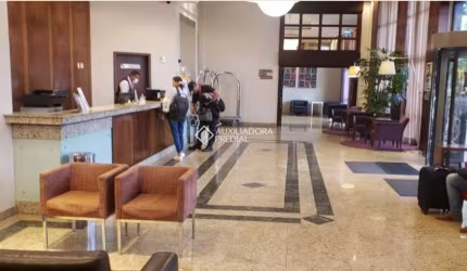 Sala comercial à venda na Avenida Borges de Medeiros, 2105, Praia de Belas, Porto Alegre, 37 m2 por R$ 300.000