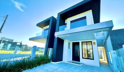 Casa com 3 quartos à venda na PINHEIROS, 325, Guarani, Capão da Canoa, 99 m2 por R$ 780.000