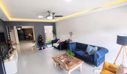 Casa com 3 quartos à venda na Rua Fernando Abbott, 1175, Cristo Redentor, Porto Alegre, 206 m2 por R$ 1.990.000