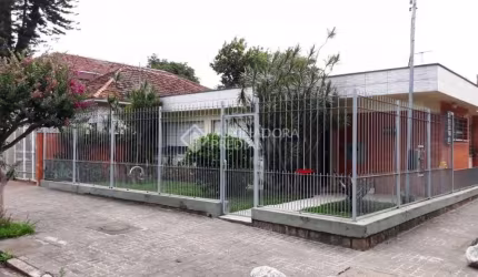 Casa em condomínio fechado com 3 quartos à venda na Avenida Benno Mentz, 1589, Vila Ipiranga, Porto Alegre, 360 m2 por R$ 800.000