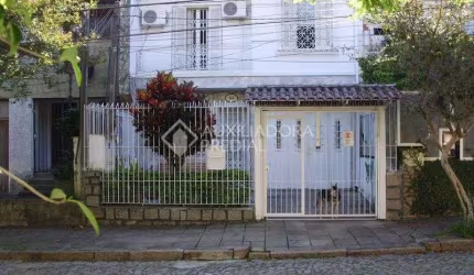 Casa em condomínio fechado com 3 quartos à venda na Rua Dezesseis de Julho, 84, São João, Porto Alegre, 147 m2 por R$ 800.000