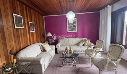 Casa com 3 quartos à venda na Rua Carlos Barbosa, 1766, Rio Branco, Caxias do Sul, 258 m2 por R$ 692.000