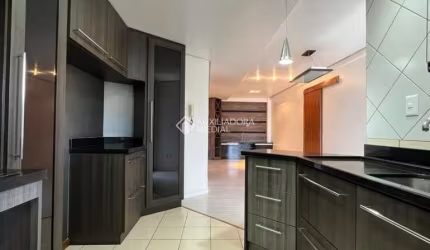 Apartamento com 2 quartos à venda na Rua Nestor Domingos Rizzo, 510, Desvio Rizzo, Caxias do Sul, 68 m2 por R$ 300.000
