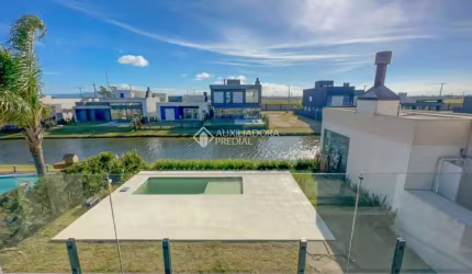 Casa em condomínio fechado com 4 quartos à venda na Circulação, 720, Centro, Xangri-Lá, 227 m2 por R$ 2.300.000