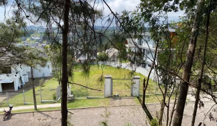 Terreno à venda na Raymundo Bisol, 1, Vale das Colinas, Gramado, 621 m2 por R$ 499.000