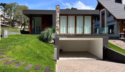 Casa com 3 quartos à venda na Pessegueiro, 1, Carniel, Gramado, 230 m2 por R$ 2.590.000