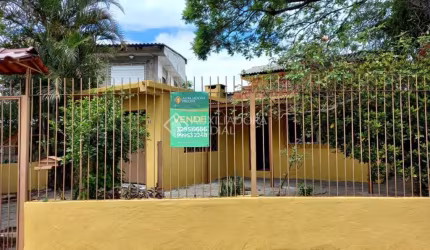 Casa em condomínio fechado com 3 quartos à venda na Avenida Outeiro, 66, Partenon, Porto Alegre, 252 m2 por R$ 740.000