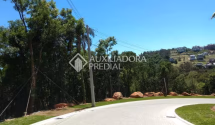 Terreno em condomínio fechado à venda na MORAY, 1, Pórtico, Gramado, 703 m2 por R$ 568.008