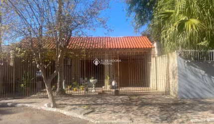 Casa com 2 quartos à venda na Rua Professor Manoel Barbosa, 202, Centro, Guaíba, 180 m2 por R$ 550.000