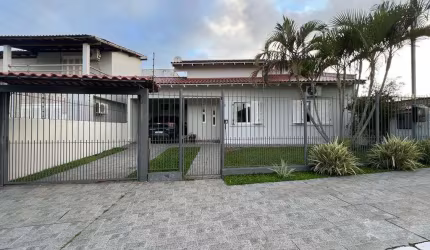 Casa com 3 quartos à venda na ALFREDO DE OLIVEIRA, 50, Alvorada, Guaíba, 165 m2 por R$ 670.000