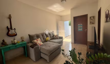 Casa com 2 quartos à venda na Rua Adão Eni Boeira Duarte, 1482, Flórida, Guaíba, 58 m2 por R$ 270.000