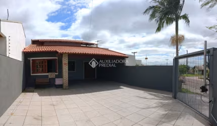 Casa com 3 quartos à venda na Rua Maestro Mendanha, 119, Jardim dos Lagos, Guaíba, 200 m2 por R$ 550.000