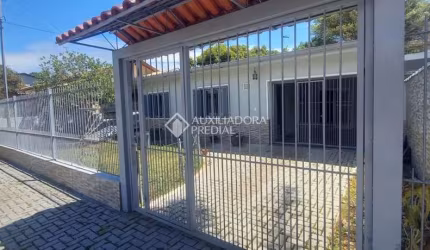 Casa com 3 quartos à venda na Rua Adão Couto, 1401, Centro, Guaíba, 120 m2 por R$ 500.000