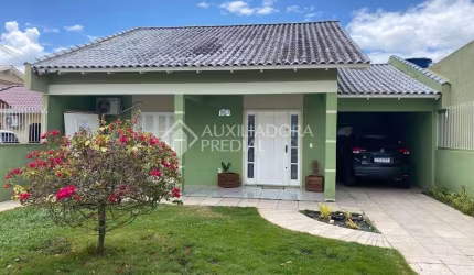 Casa com 3 quartos à venda na Avenida Ponche Verde, 175, Jardim dos Lagos, Guaíba, 95 m2 por R$ 700.000