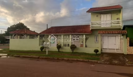 Casa com 3 quartos à venda na Avenida Ponche Verde, 837, Jardim dos Lagos, Guaíba, 131 m2 por R$ 450.000