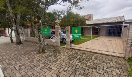 Casa com 3 quartos à venda na MAURA­CIO LESSA, 714, Flórida, Guaíba, 180 m2 por R$ 420.000