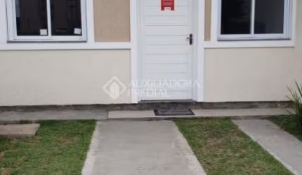 Casa com 2 quartos à venda na Avenida Adão Foques, 2465, Passo Fundo, Guaíba, 44 m2 por R$ 196.000