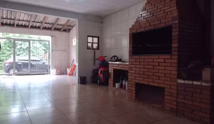 Casa com 4 quartos à venda na Rua Diretor Augusto Pestana, 1326, Humaitá, Porto Alegre, 146 m2 por R$ 255.000
