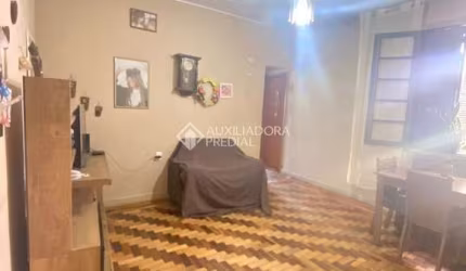 Apartamento com 2 quartos à venda na Avenida Benjamin Constant, 1034, São João, Porto Alegre, 71 m2 por R$ 250.000