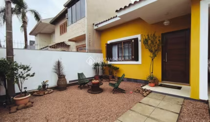 Casa com 2 quartos à venda na Rua João Paulo II, 80, Harmonia, Canoas, 87 m2 por R$ 479.000