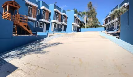 Casa em condomínio fechado com 2 quartos à venda na Rua Pero Vaz de Caminha, 170, Tarumã, Viamão, 52 m2 por R$ 235.100