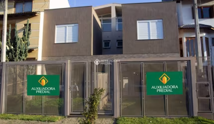 Casa com 3 quartos à venda na Rua Claudio da Silva Pinto, 329, Espírito Santo, Porto Alegre, 171 m2 por R$ 760.000