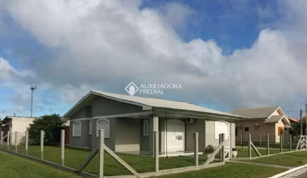 Casa com 3 quartos à venda na LINGUADO, 27, Mariluz (Distrito), Imbé, 200 m2 por R$ 789.000
