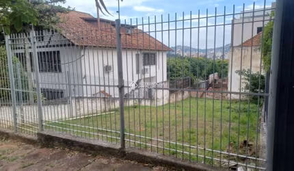 Terreno à venda na Rua Guararapes, 55, Petrópolis, Porto Alegre, 261 m2 por R$ 650.000