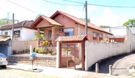 Casa em condomínio fechado com 3 quartos à venda na Rua Francisco Valdomiro Lorenz, 281, Jardim Carvalho, Porto Alegre, 218 m2 por R$ 400.000