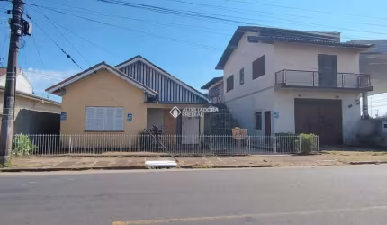 Casa em condomínio fechado com 3 quartos à venda na Rua Machadinho, 35, Rio Branco, Canoas, 280 m2 por R$ 450.000