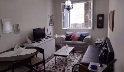 Apartamento com 2 quartos à venda na Avenida Borges de Medeiros, 855, Centro Histórico, Porto Alegre, 61 m2 por R$ 224.000