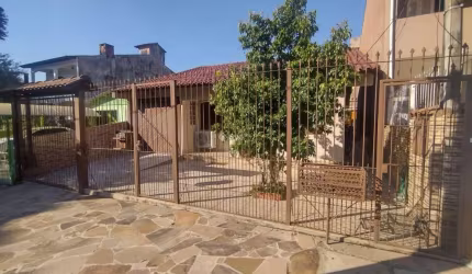 Casa com 3 quartos à venda na Beco do Carvalho, 311, Jardim Carvalho, Porto Alegre, 140 m2 por R$ 640.000