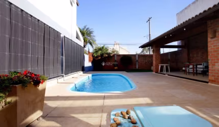 Casa com 2 quartos à venda na Rua Ancara, 118, Espírito Santo, Porto Alegre, 220 m2 por R$ 850.000