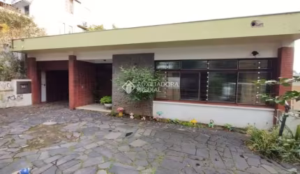 Casa com 4 quartos à venda na Avenida Engenheiro Ludolfo Boehl, 461, Teresópolis, Porto Alegre, 243 m2 por R$ 730.000