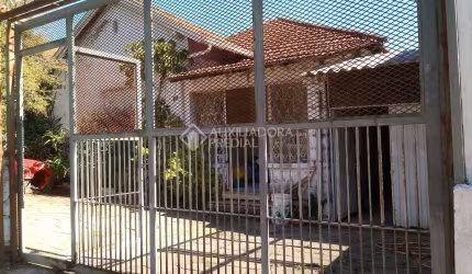 Casa com 4 quartos à venda na Rua Januário Scalzilli, 209, Santa Tereza, Porto Alegre, 260 m2 por R$ 350.000